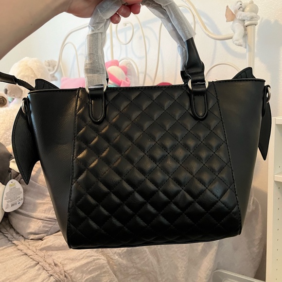 Hottopic black bat wing purse new with tags - Picture 4 of 4